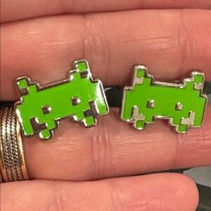 Awesome Space Invader game character Cufflink Set new